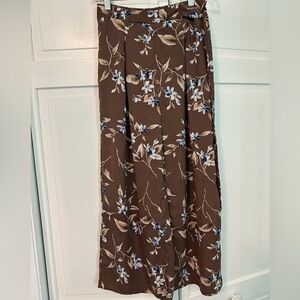 Woman’s flowy pants
